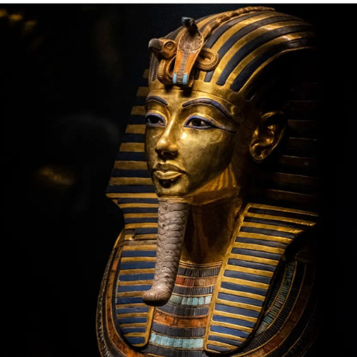 Giza pyramids & Egyptian museum in Tahrir